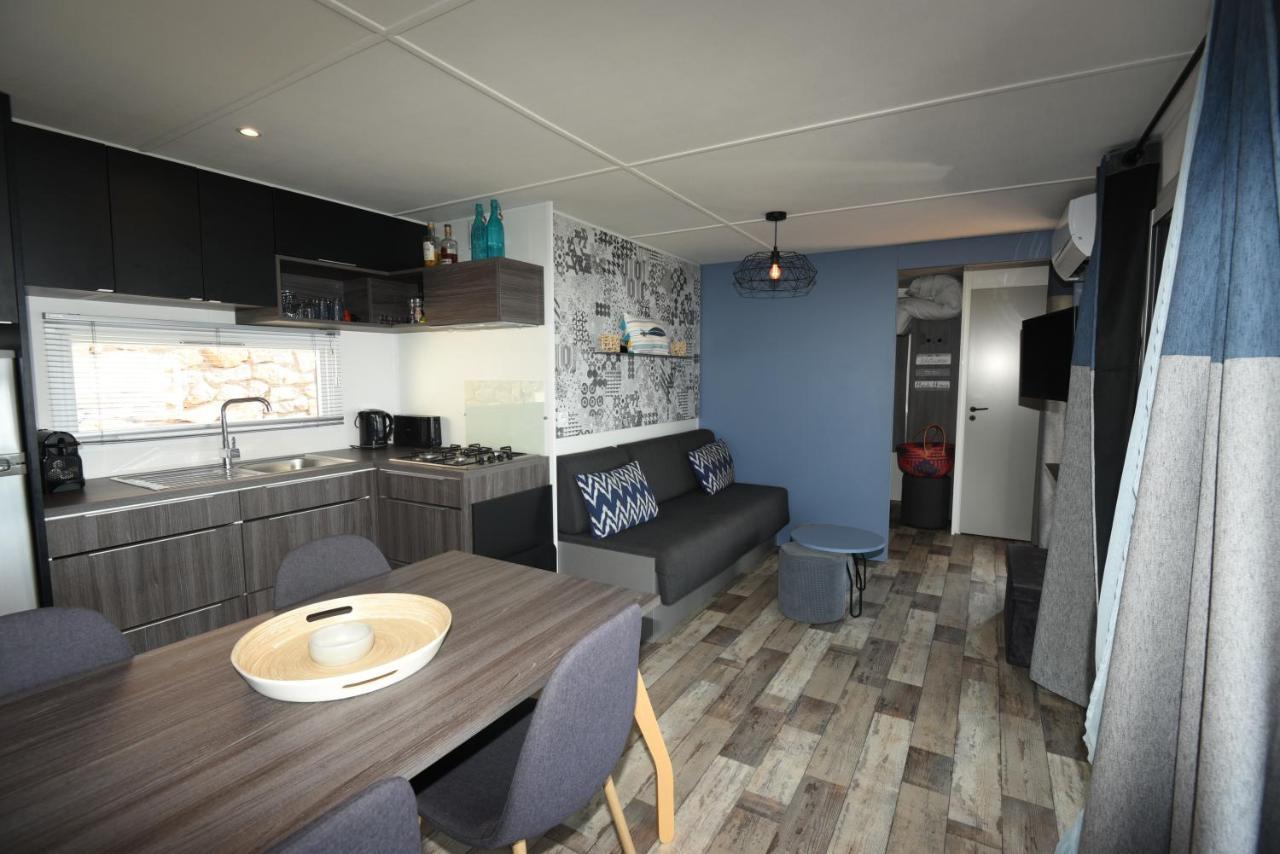 Mobil Home Vue Sur Mer - Racine 03 Saint-Raphael  Ngoại thất bức ảnh